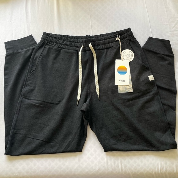 Vuori joggers 🤍 - Picture 2 of 6
